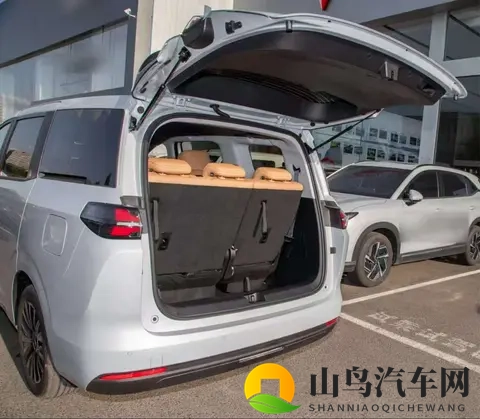 家用MPV如何选？738万起的星光730给出了全能答案-3