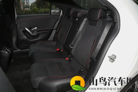 奔驰 A 级 A 180 L 与 A 200 L 时尚型怎么选 多维度分析给你参考-3