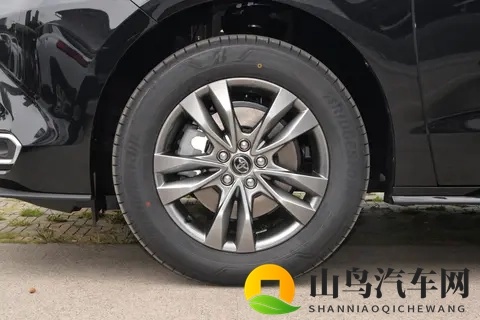 丰田赛那:三款四驱车型,豪华版、尊贵版、臻享版哪款最值得选?-3