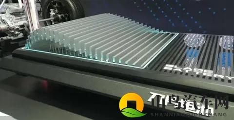 比亚迪六代刀片电池投产!267Wh_kg 能量,三元锂的最后堡垒要破了-1