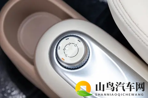 五菱宏光MINIEV 2025款深度体验：安全、空间与能耗的全面解析-1