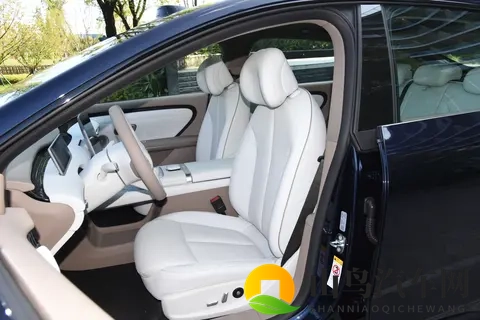 新车  售1099万元起_两种动力_配激光雷达，长安启源A06上市-2