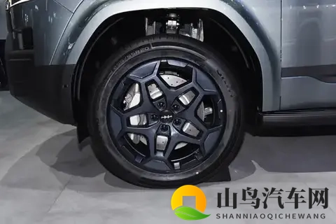 选车纠结症的福音-比亚迪方程豹钛7，空间大、续航无忧-3