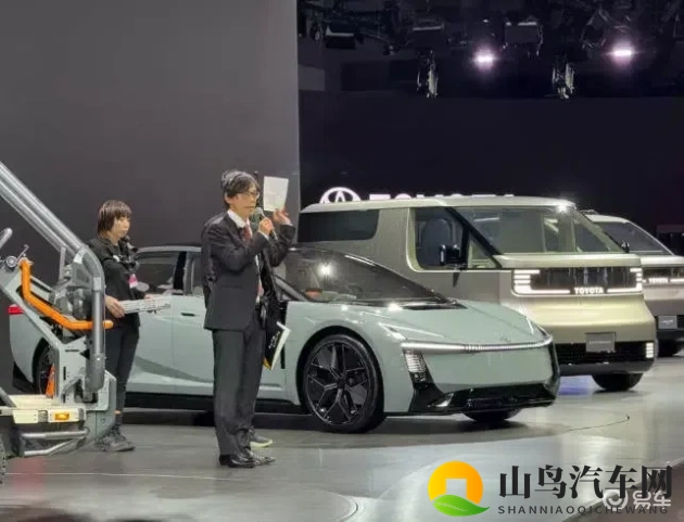 911黄色软件：汽车智能驾驶新体验，语音导航助你轻松出行-2