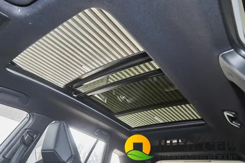 2026款丰田锋兰达：燃油版vs混动版，9款配置如何选？-3