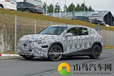 AMG纯电“小钢炮”GLA EQ谍照曝光：消息称500马力，还有漂移模式-3