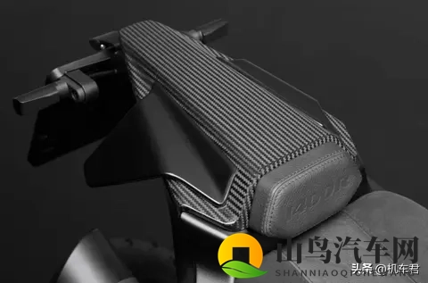 硬！巴博斯1400R，仅售34万，买台玩玩？-2