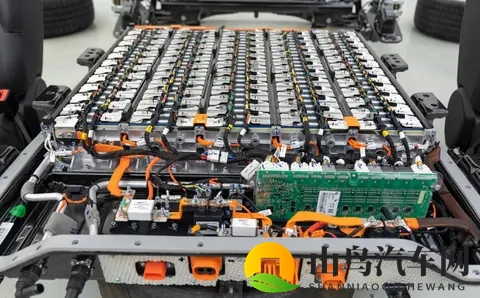 增程车和充电站的拉锯战,谁先赢谁先败-2