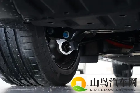 激光雷达、骁龙8295芯片，15万级中大型轿跑，eπ007+真的香？-3