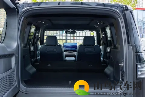 20万级SUV新标杆！四驱VS两驱，空间大动力强，选谁合适？-2