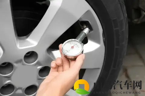 冬季胎压调到这个数最安全！很多老司机都搞错了！-3