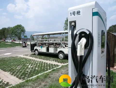2025买车别乱选！电车3大坑戳破“省钱神话”，油车反而更香了？-2