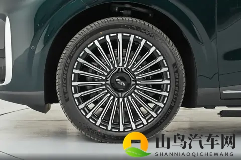 家用SUV新选，车长超52米，惠后1799万起，风云T11选购指南-3