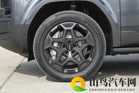 方程豹钛7试驾感受：颜值、舒适与驾驶乐趣-1