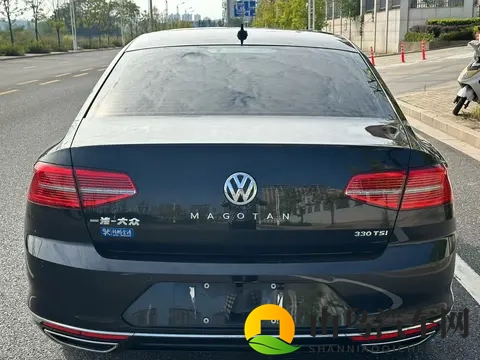 10万多拿下大众迈腾,28万公里一手车况值不值?-3