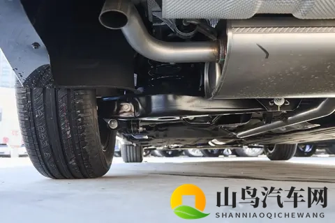 月牙青、莫高蓝两种颜色，吉利星瑞全新东方曜来了，有颜又有料-2