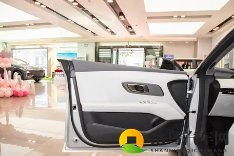 1399 万深蓝 L06 试驾:技术平权是否已至?-2