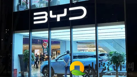 销量第一被“绝杀”！终于疲态显现，比亚迪快装不下去了？-3