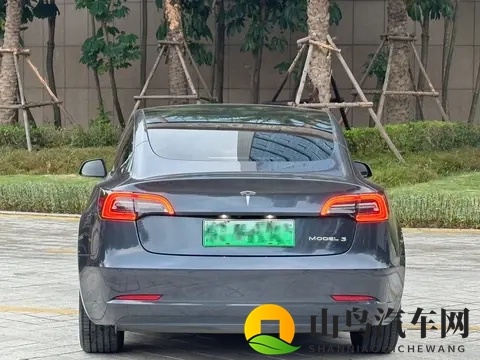 十年老友价！10万拿下21年特斯拉Model3，续航无忧！-1
