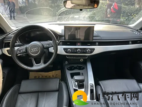 23年奥迪A4L，白色时尚一手车，67万公里，158万拿下！-1