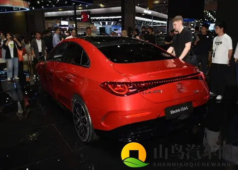 蓝月歌剧院表演168：蓝月歌剧院演出盛况空前，精彩呈现168场-3