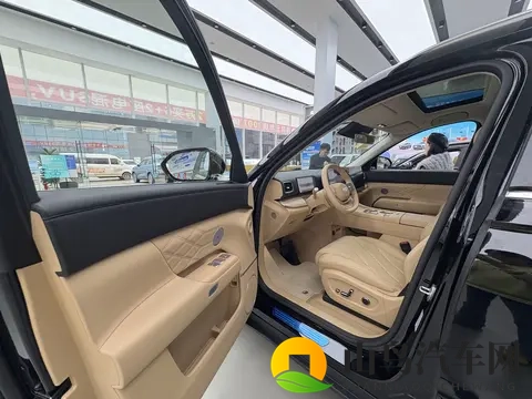 探店风云T11：80%用户选择顶配版，销售直言“比下有余”-1