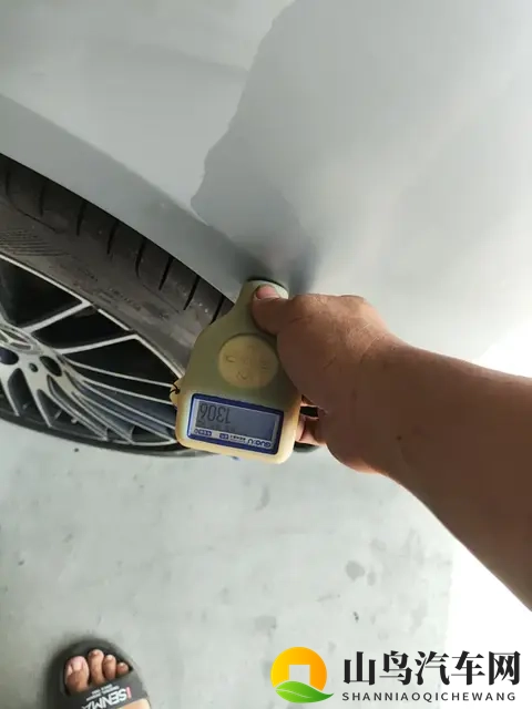 20多万拿下准新奔驰C级，一手车况，体验轻奢风！-1