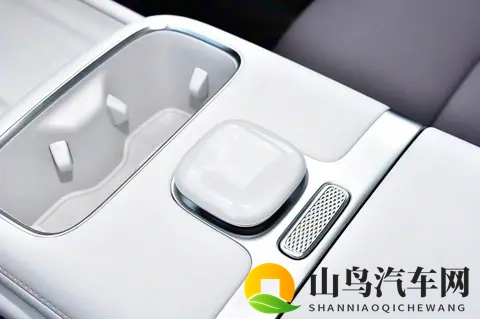 又一全新中大型轿车来袭！1099万起，启源A06开卖，网友：稳了-1