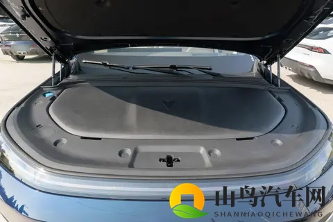 试驾深蓝S09：5米多长6座大SUV，全家出行更舒适-1