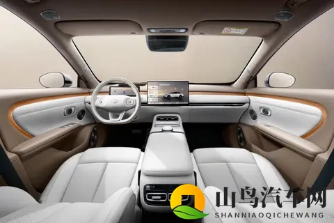 长安启源A06上市：你会为这款“全能家轿”买单吗？-2