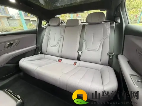 不到14万可买，标配百万底盘+激光雷达，这台央企新车太炸裂了！-3