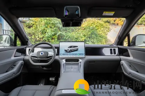 腾势N8L DM：续航1300km，家用6座SUV选它如何？-1