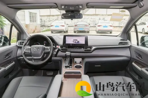 30万上下买台“全家桶”MPV,格瑞维亚到底该挑哪一款?-2