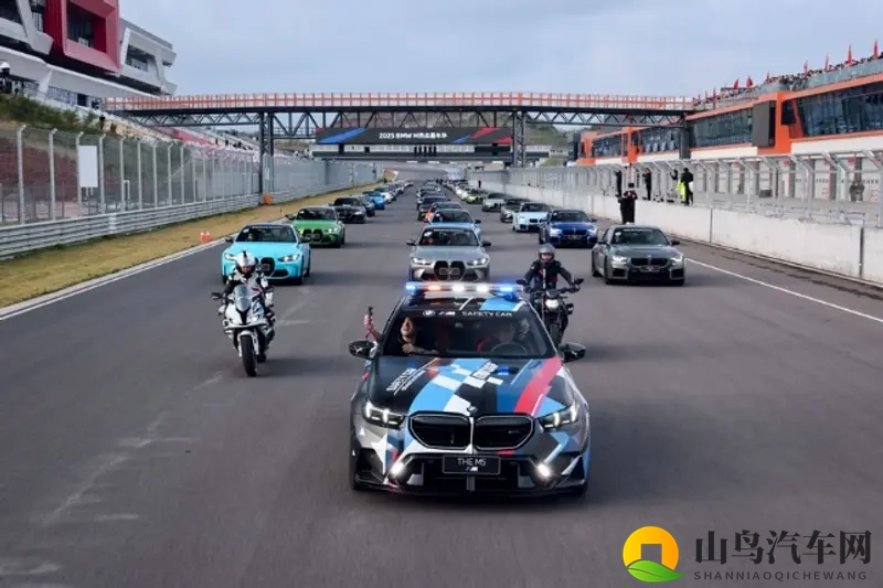 燃擎破界,驭见新世代!BMW M热血嘉年华引爆成都赛道-1