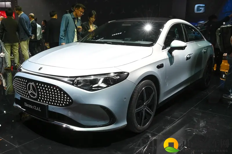奔驰纯电CLA上市，背水一战，25万才入门值吗？-1