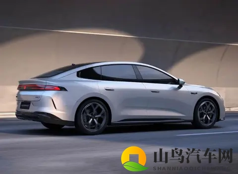 产品力、价值感均越级，长安启源A06 1099万起售-3