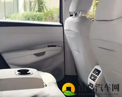 大众朗逸Pro正式下线，外观内饰新调整，将于11月内上市-3