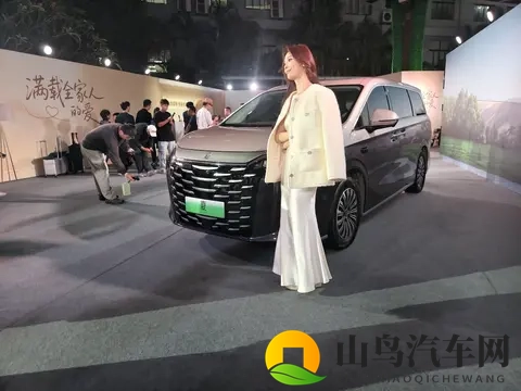 中大型MPV油耗进入“4”时代 2026款比亚迪夏上市售2068万起-3