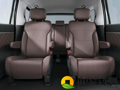 738万起!2910mm轴距+侧滑门,五菱星光730真能成家用MPV救星?-2