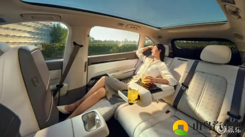 焕新极氪7X的技术答卷：十大黑科技筑成“移动堡垒”-1