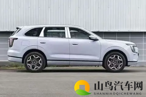 带全家自驾,我选捷途山海L7PLUS!这车里有“第二套沙发”-3