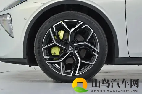 26款深蓝L06，地平线芯片+激光雷达，续航670公里，轴距2米9-2