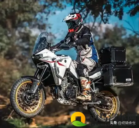 中排ADV卷王更新!凯越800X直降5000送保养,4万级配置实测如何?-2