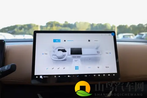 全家都满意的家用 MPV,五菱星光 730 三动力 + 大空间实测-1