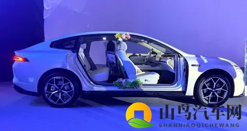 长安启源A06正式上市！1099万起，标配800V高压平台-2