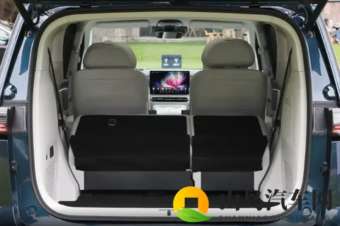 一对三胎家庭的真实选择:26款岚图梦想家PHEV-1