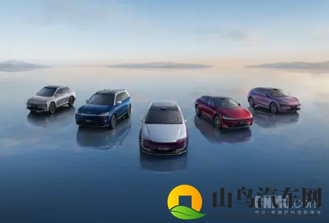 鸿蒙智行“各界”10月交付量一览：尊界S800超3000辆-1