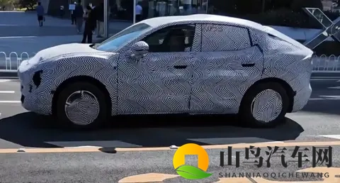 小鹏MONA SUV谍照曝光，采用轿跑造型-1