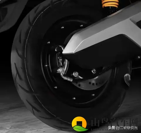 130km续航vs52km时速，绿驹曜影和普通踏板车谁更香？-1