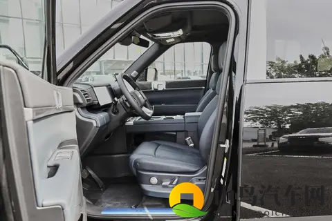 2025 款方程豹钛 7 200KM 两驱 Max 版深度试驾：用细节重塑家庭出行-1